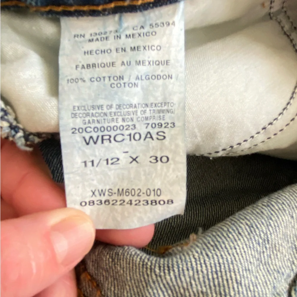 Women’s Wranglers size 11/12 x 30